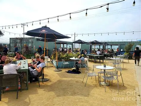 People in Courtyard of Mersea restaurant